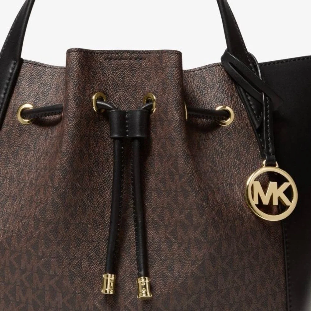 Michael Kors Large Phoebe Signature Bucket Bag NWT